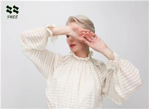 frilly neck collar