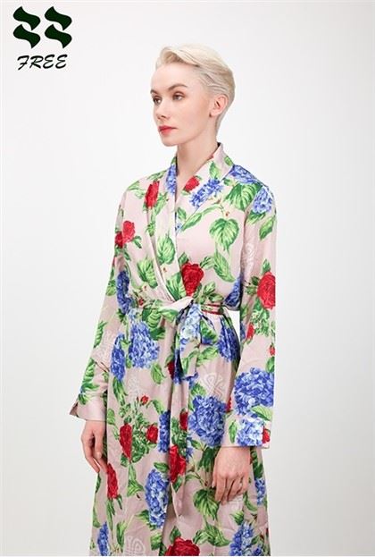 Blomstret nattkjole